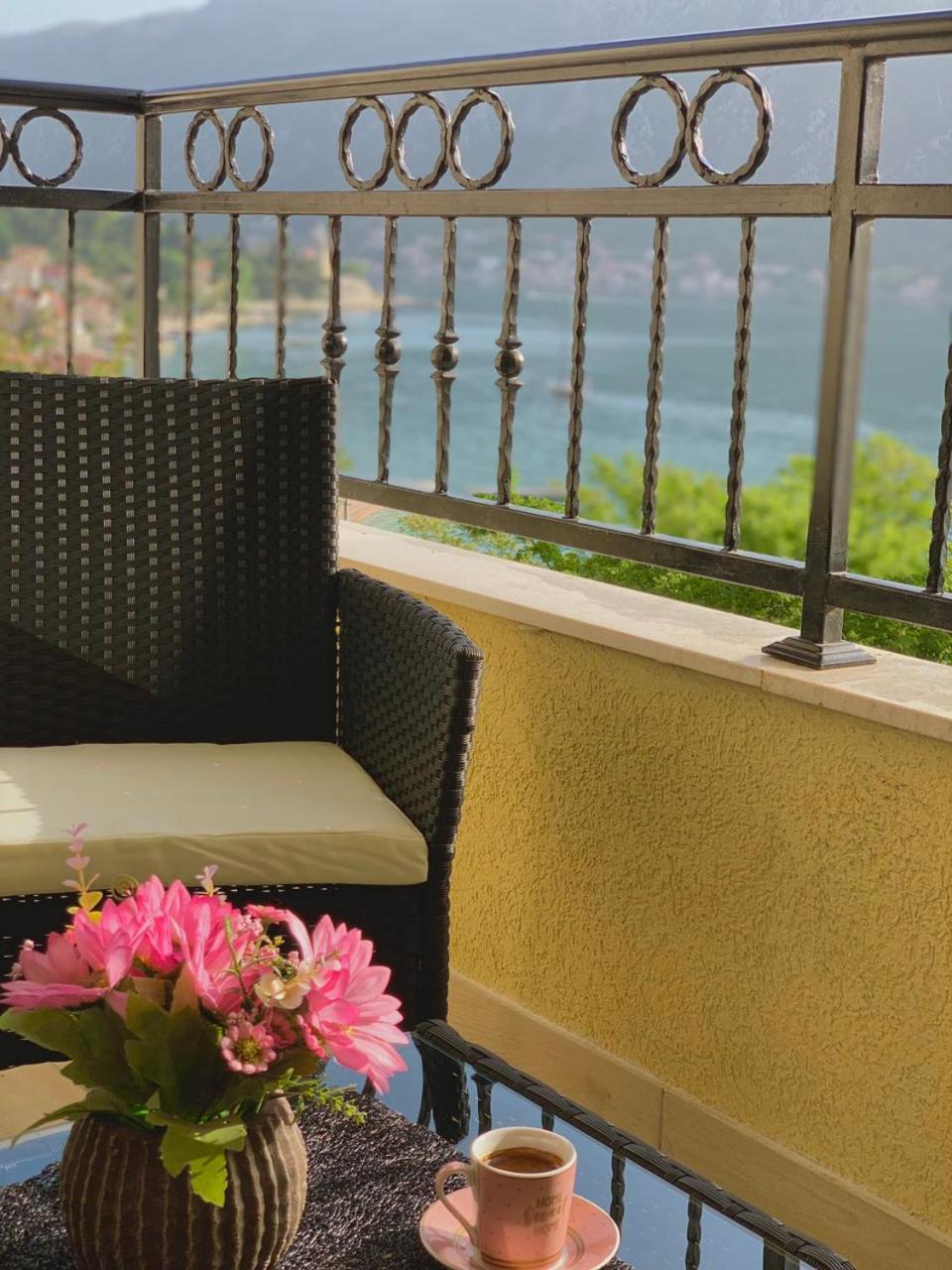 Absolute Apartman Kotor Luaran gambar